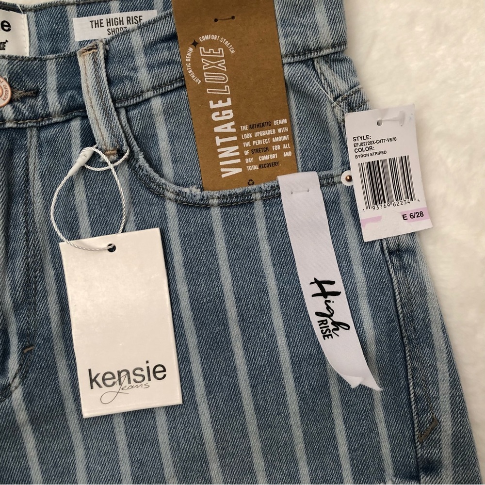 KENSIE JEANS VINTAGE LUXE THE HIGH RISE SHORT SIZE 6/28 STRIPED DENIM NWT - Picture 3 of 15